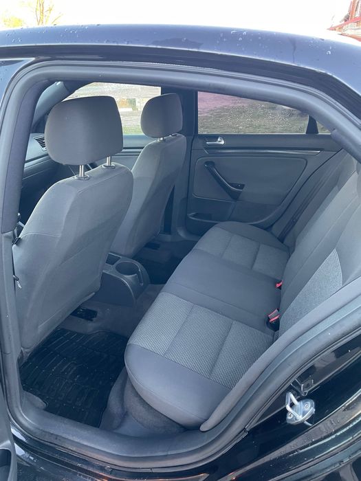 Volkswagen Jetta 1.6 mpi газ-бензин