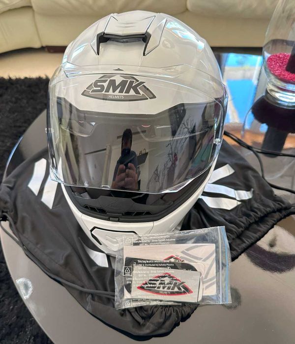 Vendo CAPACETE INTEGRAL SMK júnior – como novo.