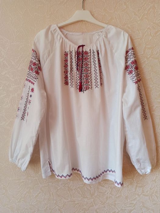 Вишиванки ручної роботи