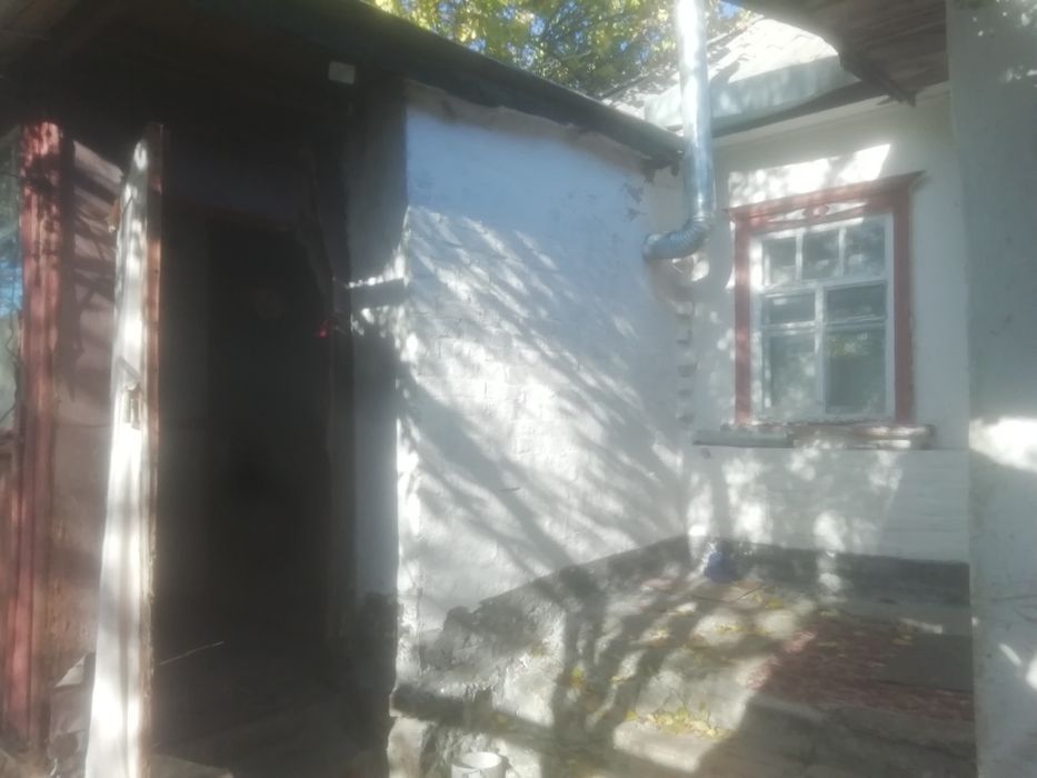 СРОЧНО! Половина дома в Александрии под ремонт/застройку,дачу, склад. Цена 330.000грн. Хороший торг реальному покупателю!!!