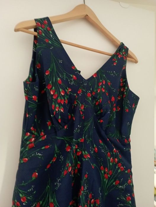 Vendo dois vestidos de cerimónia ,vesti uma vez cada