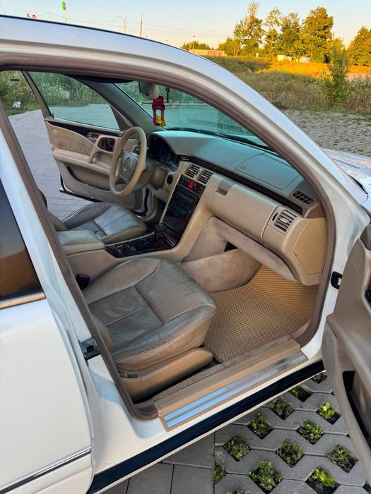 Продам Mercedes w210 e320