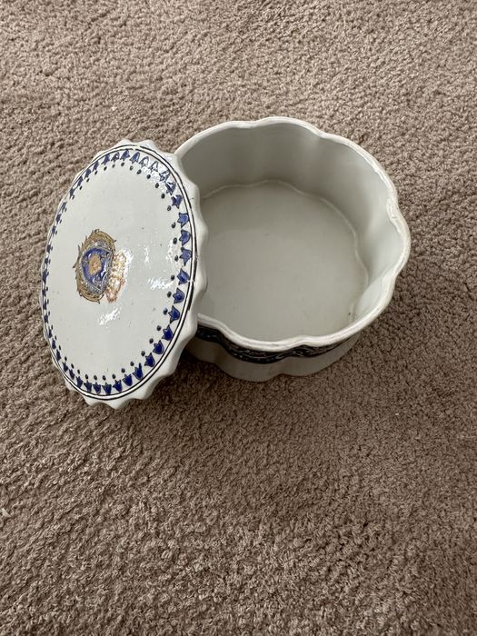 Guarda Joias com promenores azuis