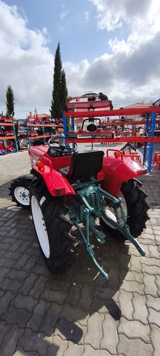 Yanmar Ym2002D 4x4  3cilidros ( promoção ) oferta 1 alfaia