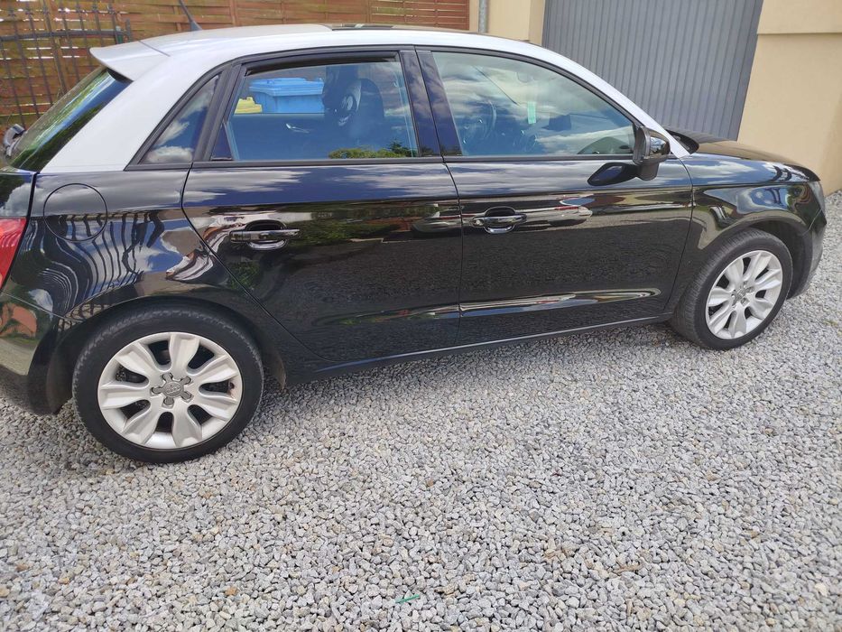 Audi A1   1.2 tfsi. książka serwisowa. panorama