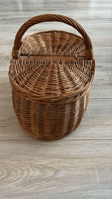 Kosz wiklinowy na piknik i nie tylko