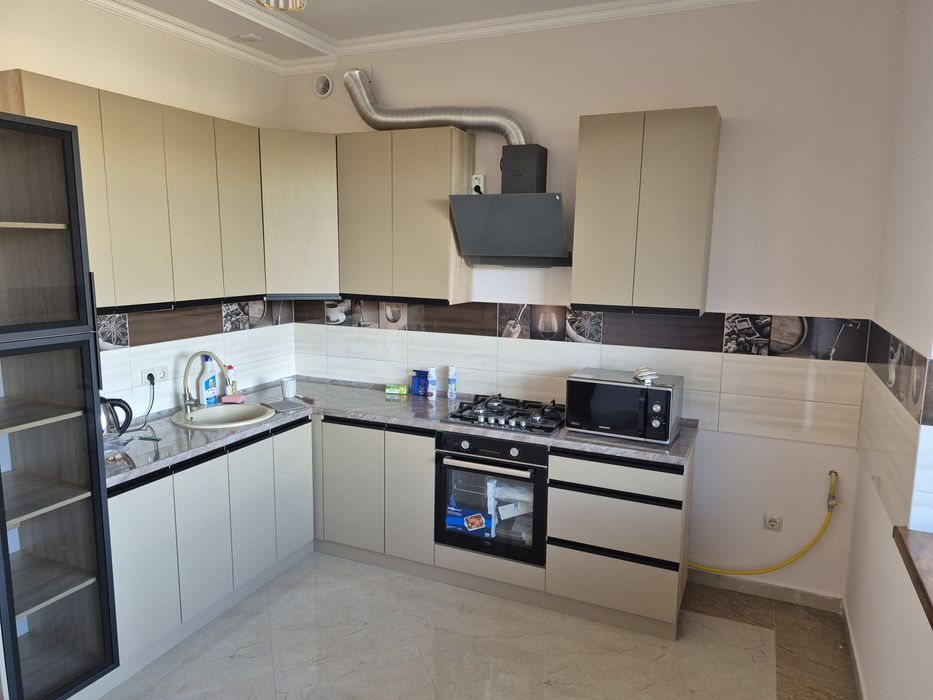 Здається вперше новий будинок на набережній.