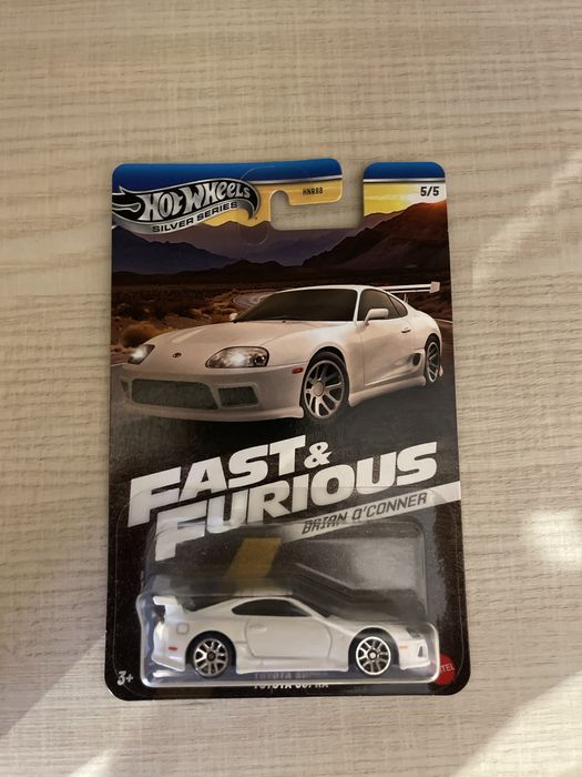 4 Hot wheels 2 z seri szybcy i wsciekli 1 z serii bmw