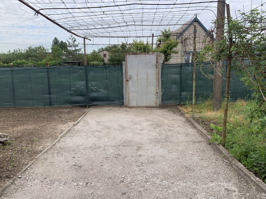 Продам гарну дачу (біля Новослобідки)
