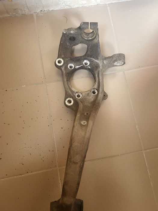 Поворотный кулак