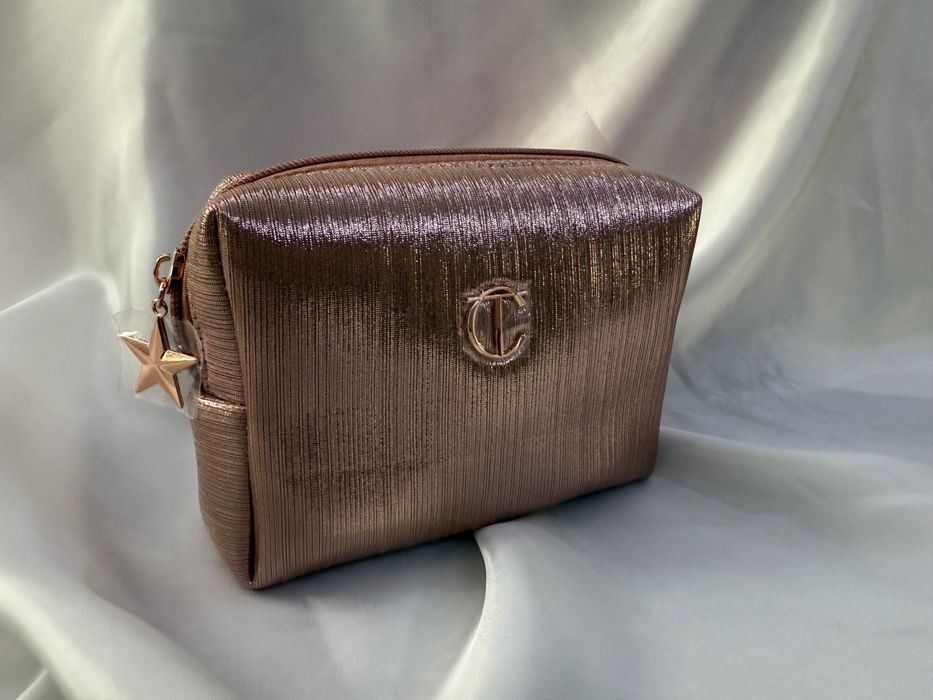 Косметичка Charlotte Tilbury