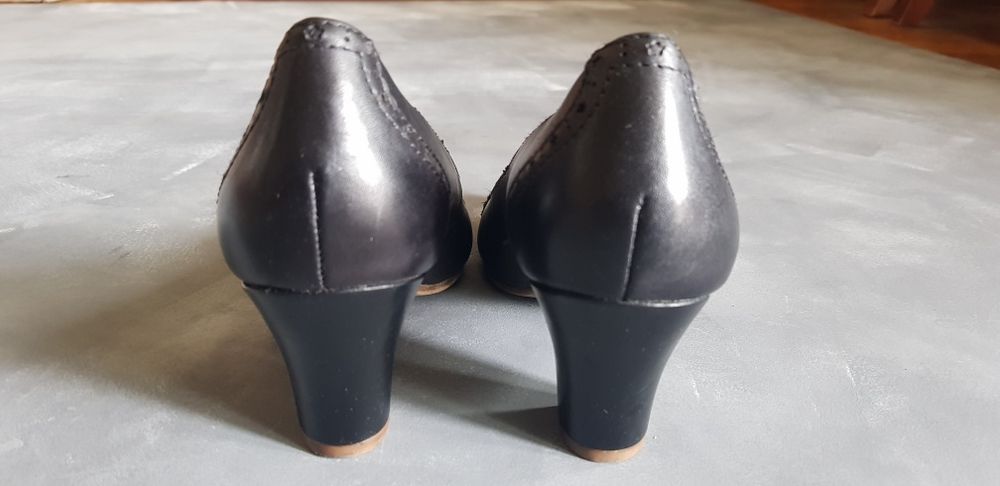 Buty czółenka damskie skóra czarne 5 th Avenue r. 36