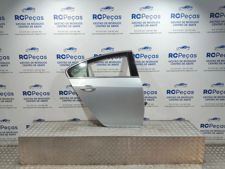 Porta Traseira Tras Direita Opel Insignia A Carro