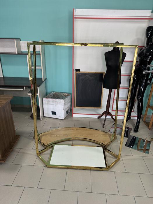 Продам обладнання для промислового  магазина