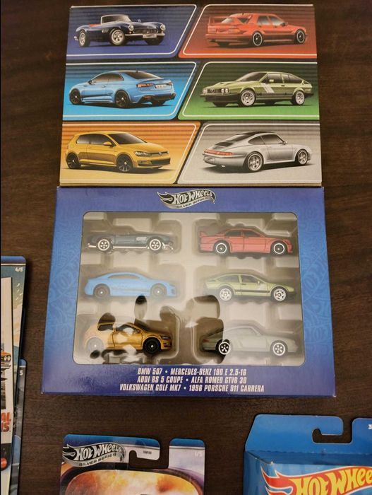 Coleção Diecast 1:64 (Hotwheels)