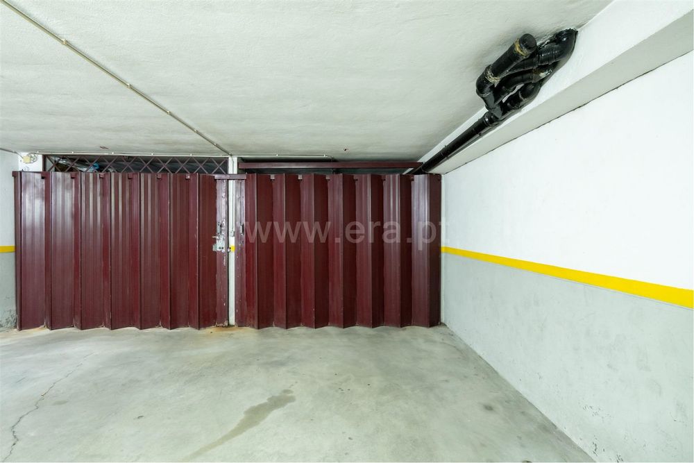 Apartamento T3 Duplex em Custóias Matosinhos , com Terraço Privativo e Garagem Fechada