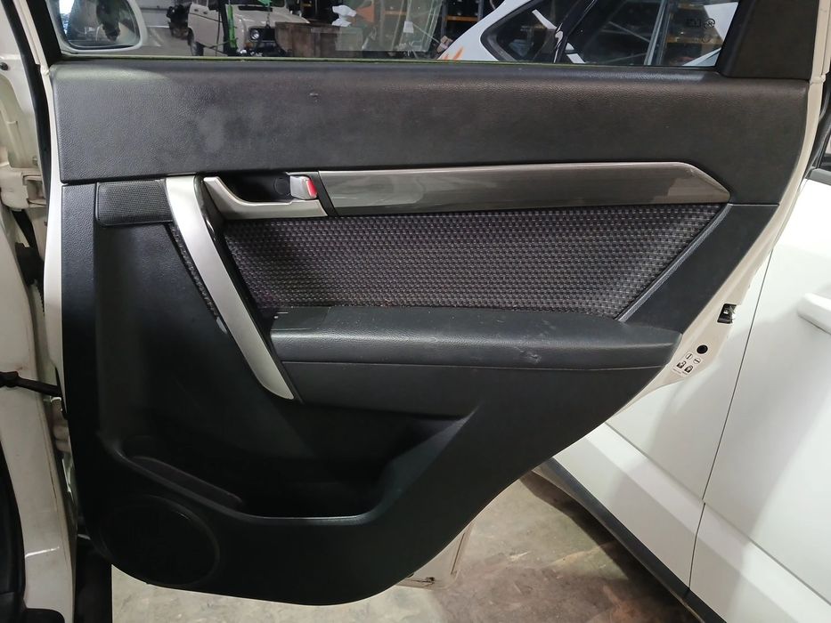 Forra porta / quartela trás direita CHEVROLET Captiva (C100, C140)