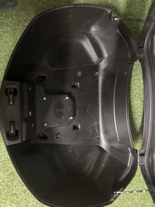 Top case yamaha 50L (2 capacetes)