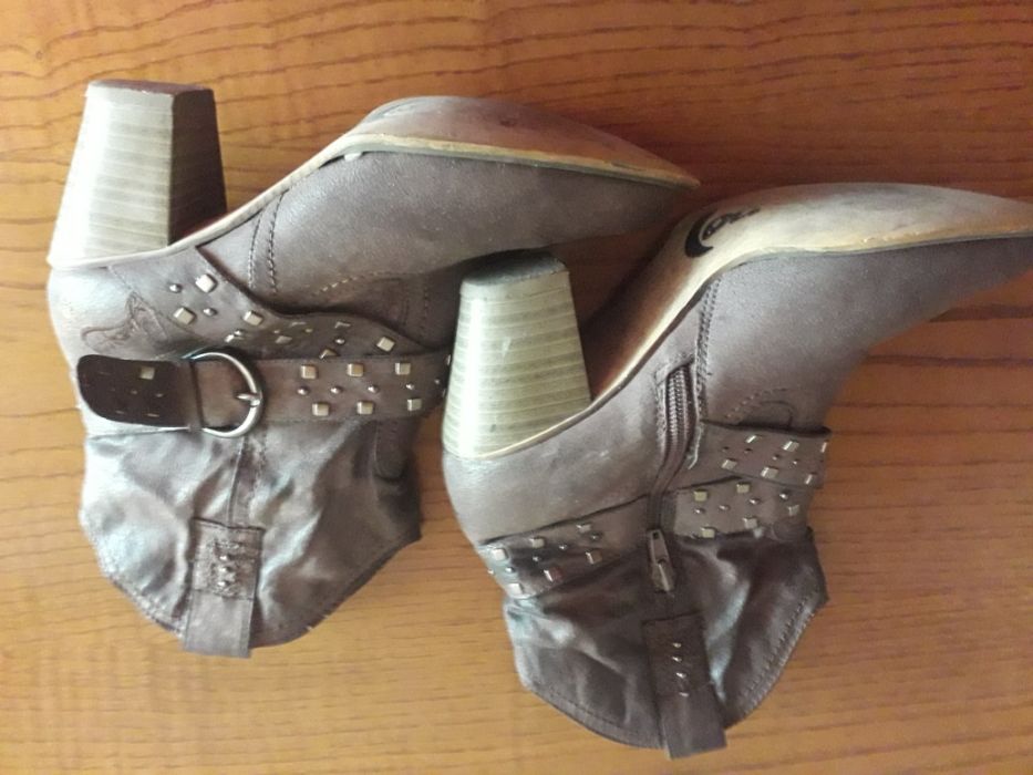 Botas Castanhas Salto