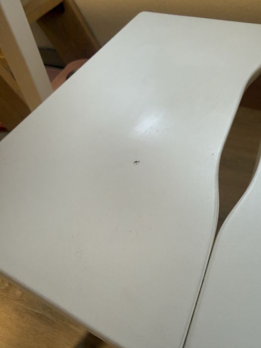 Mesa de cozinha com 2 bancos