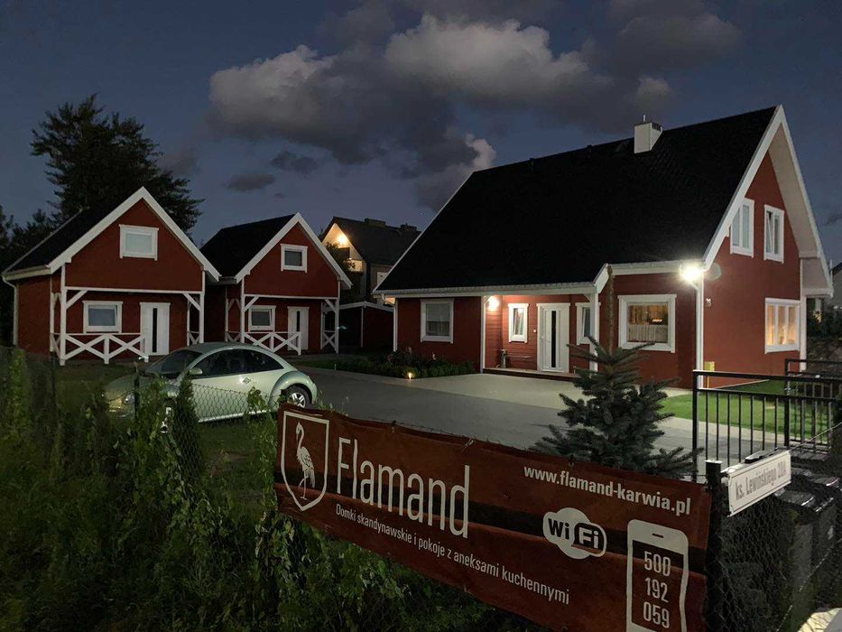 FLAMAND, Karwia. Domki skandynawskie nad morzem
