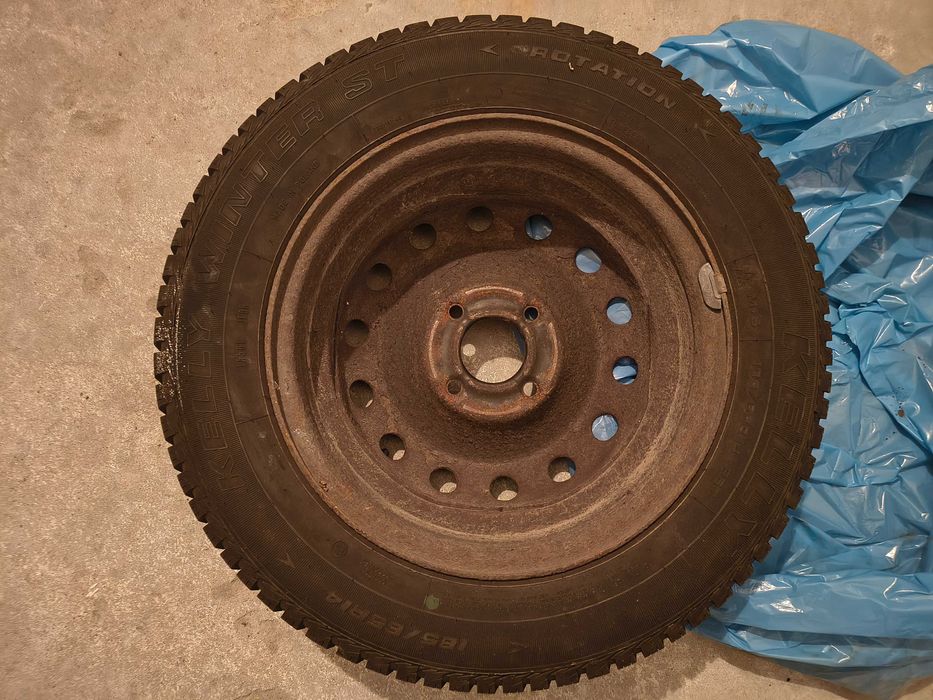 Używane koła na zimę 4 sztuki -  Kelly Winter ST 185/65 R14 86T