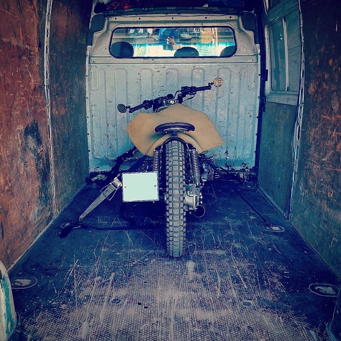 Вантажні перевезення/Послуги вантажників/Доставка/Вантажники