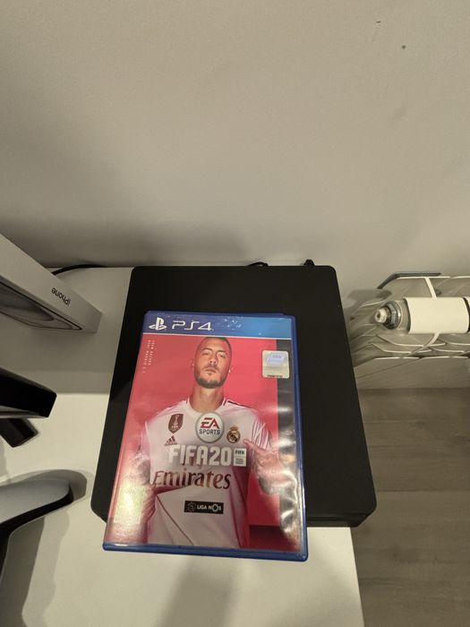 Ps4 usada mas em bom estado