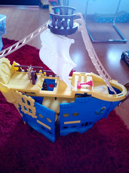 Barco Pirata  com acessórios