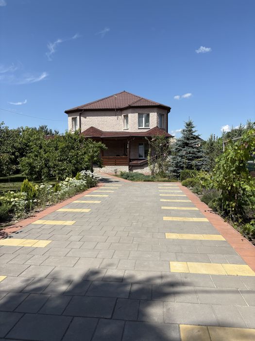 Будинок з ремонтом та бомбосховищем!