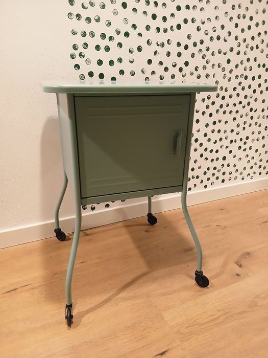 Stolik nocny szafka nocna na kółkach IKEA