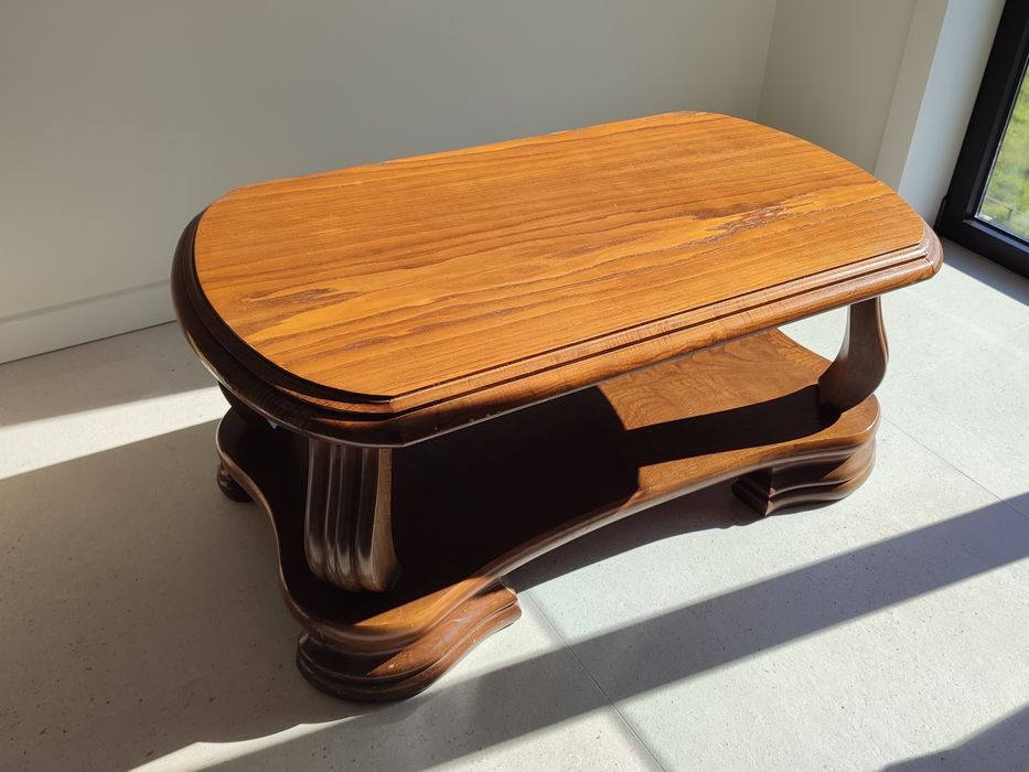Mesa de centro em madeira maciça