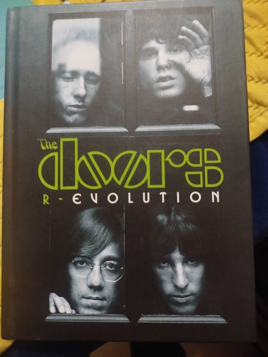 Vendo livrete + DVD The Doors R-Evolution