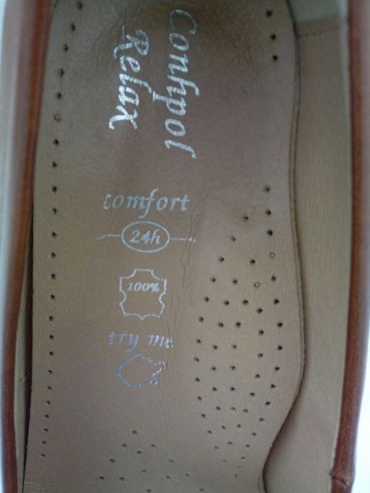 Skórzane buty na koturnie Conhpol