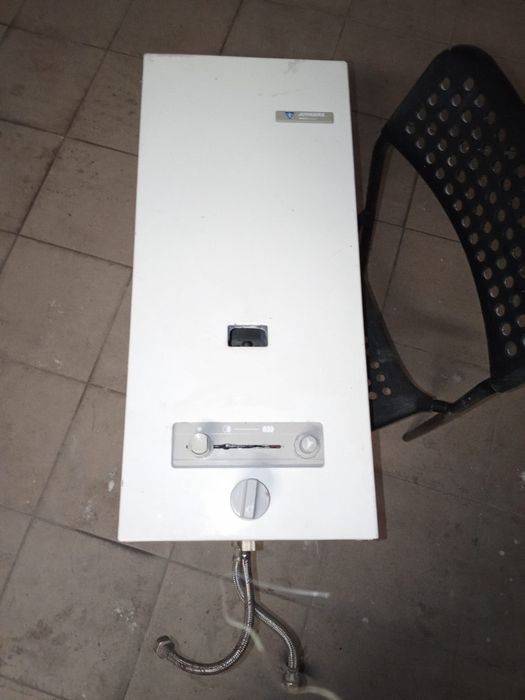 Vendo esquentador  de água  Gás