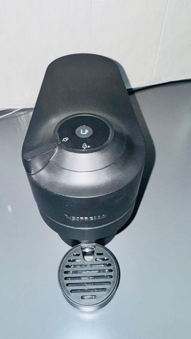 Maquina Nespresso vertuo