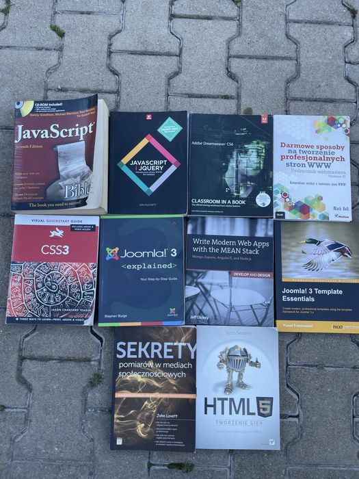 Zestaw 10 ksiazek Helion programowanie Javascript Joomla CSS Html5