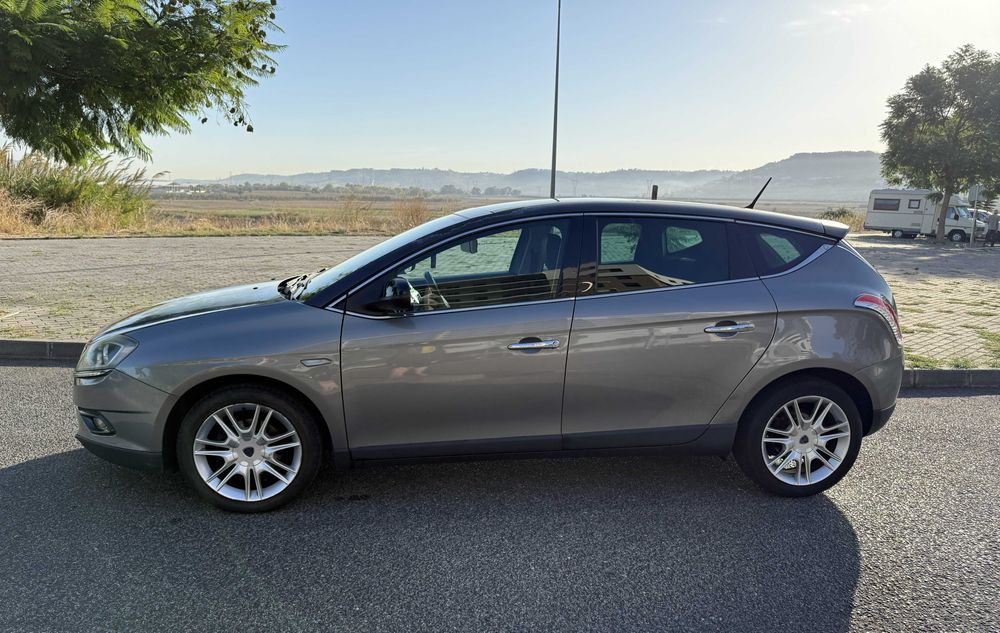 Vende-se Lancia Delta 1.6 Multijet – Excelente Oportunidade!