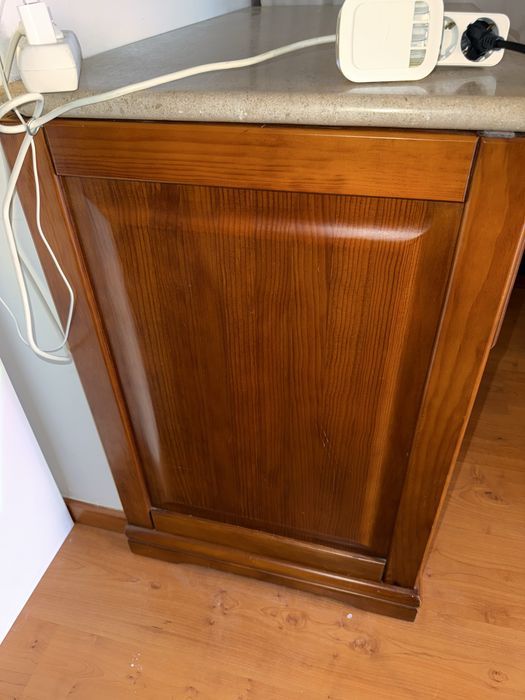 Comoda madeira e pedra