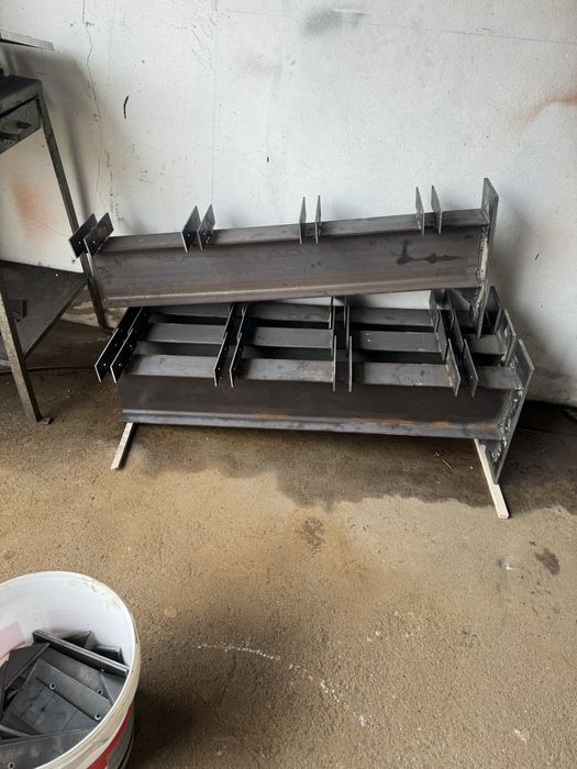 Serralharia civil ( Portoes , portas , estruturad metalicas , pavilhao