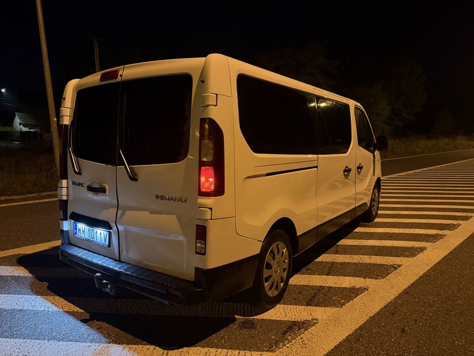 Renault Trafic 2019rok 9-osobowy
