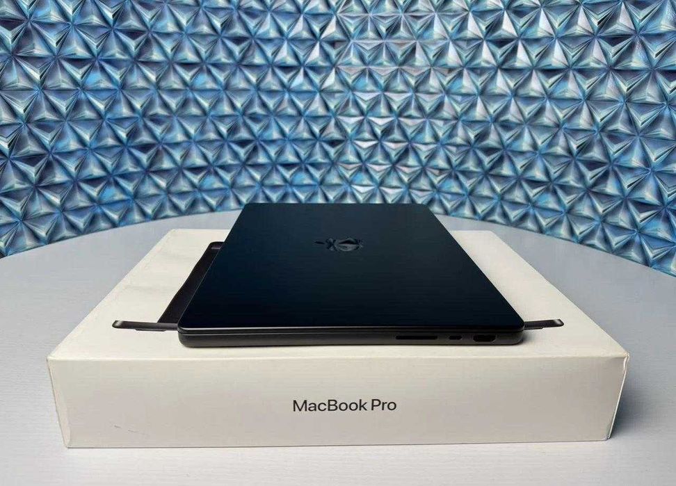 MacBook Pro 14 2023 M3 Pro 18/512 ГБ