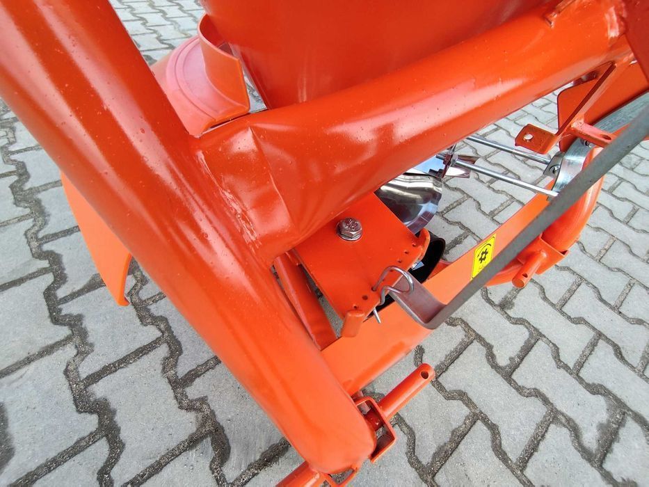 Lejek piaskarka do PIASKU i SOLI piaskarko solarka posypywarka STRUMYK