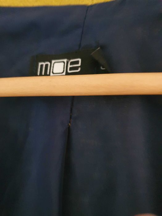 Sprzedam płaszcz koloru żółtego