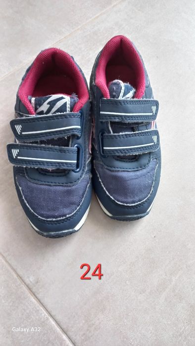 Vários ténis menino