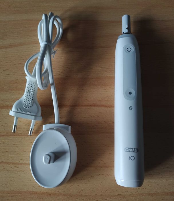 Oral-B iO Series 4 White - Szczoteczka Magnetyczna iO 4