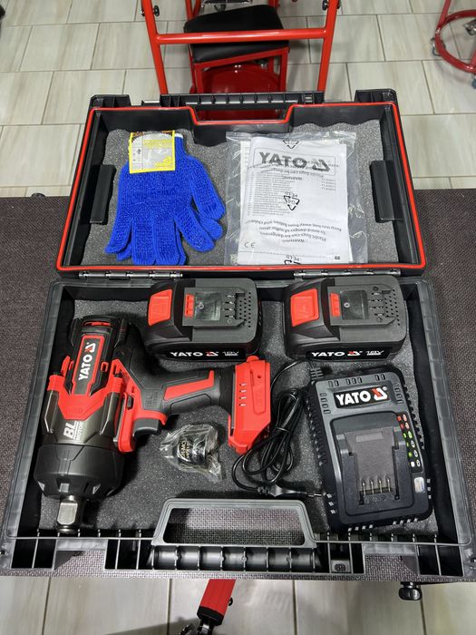 Гайковерт аккумуляторный бесщеточный YATO YT-828074 Комплект