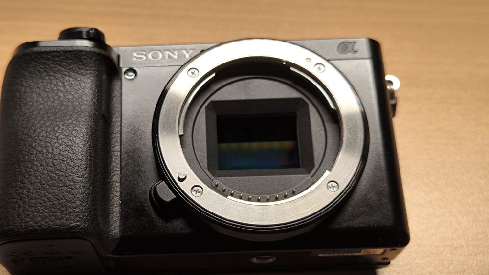 Câmera Sony a6100 + lente Sony 18-135 OSS