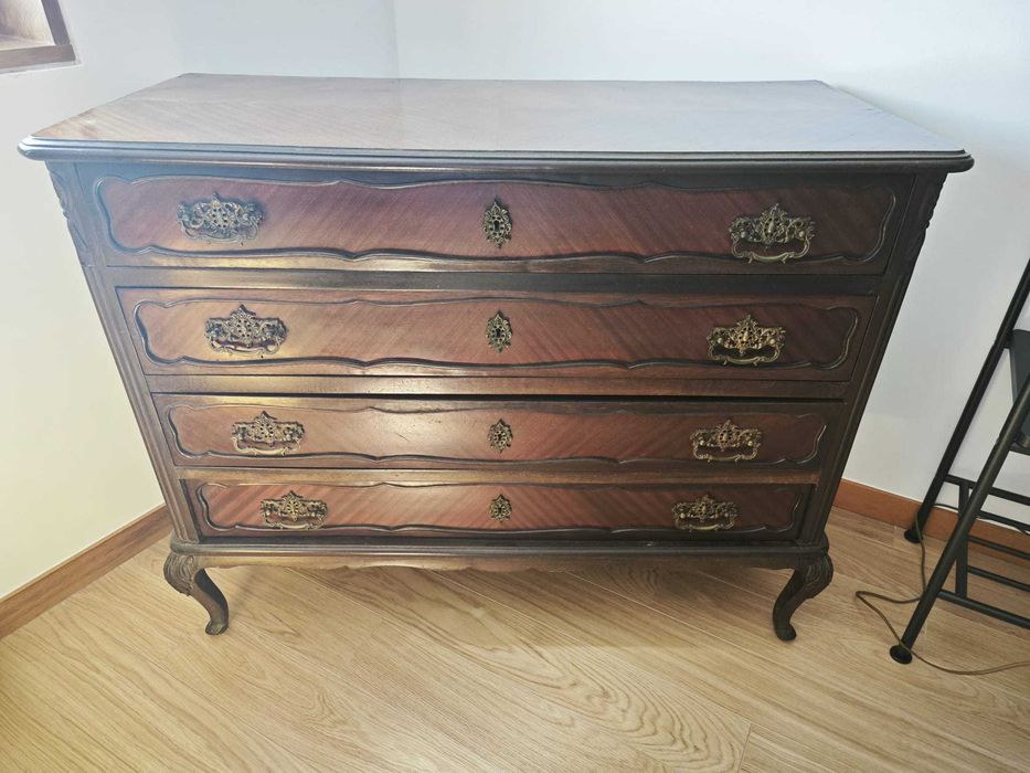 Cómoda antiga estilo Queen Anne - Optimo estado