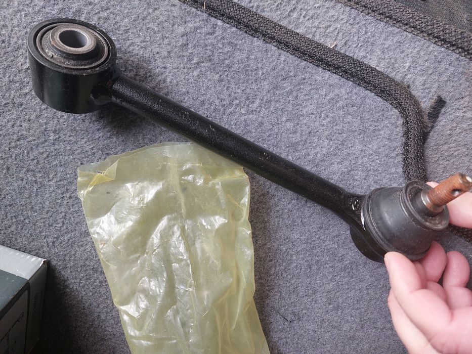 Важіль задньої підвіски поперечний Hyundai/KIA,